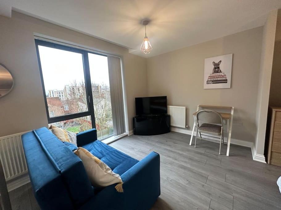 Cute Apartment Next To Colindale Station Edgware Exterior photo
